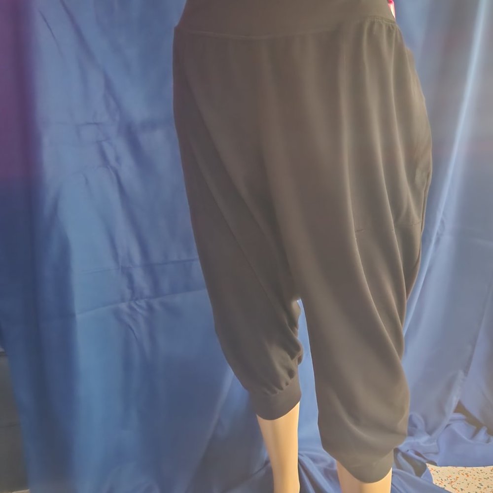 Athleta Salutation Capri Jogger - image 2